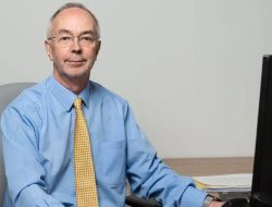 Martin Tett terpilih sebagai pemimpin Dewan Buckinghamshire