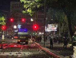 Demo Bupati Bone Ricuh, 4 Anggota Satpol PP dan 2 Personel Polres Luka-luka