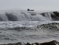 Waspada Aceh Singkil Diprediksi Hujan Petir, Gelombang 1,9 Meter