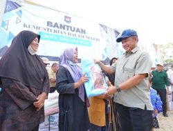 Tri Tito Karnavian Salurkan Bantuan Pascabencana ke 203 KK di Aceh Tamiang