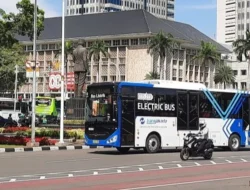 Hujan Deras Sejumlah Rute Transjakarta Alami Keterlambatan