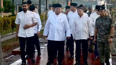Momen Prabowo Salat Id
