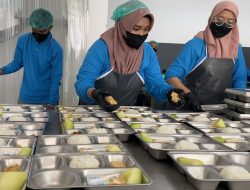 Catatan BGN Sepanjang Setahun MBG 25.000 Dapur hingga Soal Motor Listrik